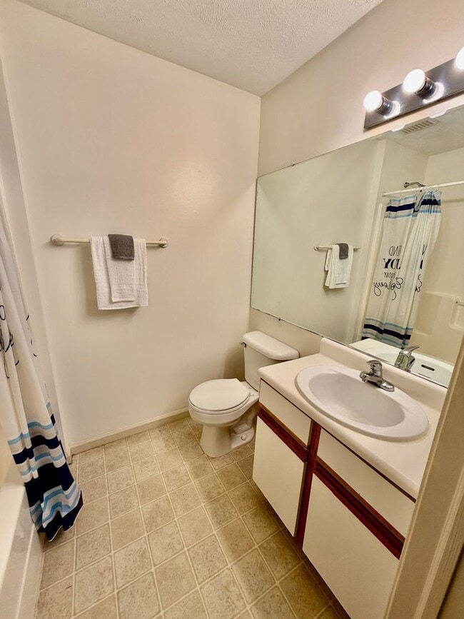 Building Photo - 7205 University Commons Dr