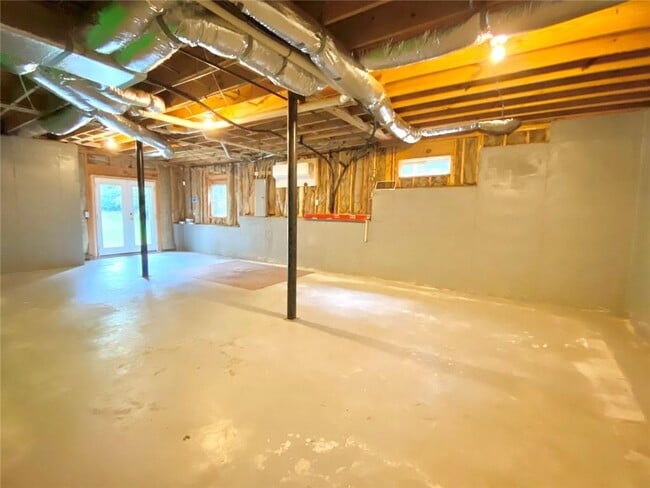 Building Photo - 5923 Rosie Ln SE