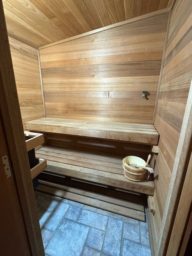 Building Photo - HUGE Custom-Designed Dream Home bordering Indian Meadows Preserve!