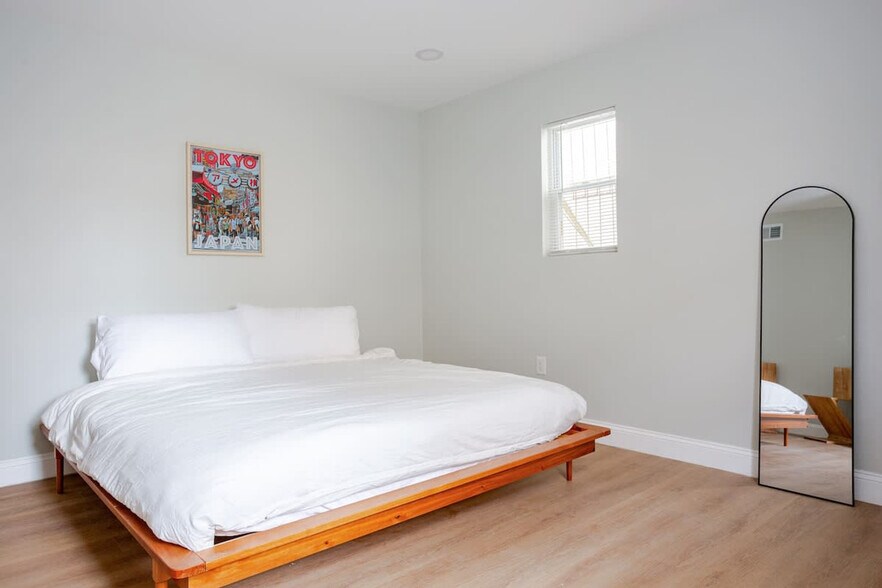 Building Photo - 1816 S 9th St