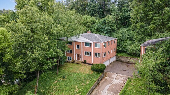 Building Photo - 3525 Linwood Ave