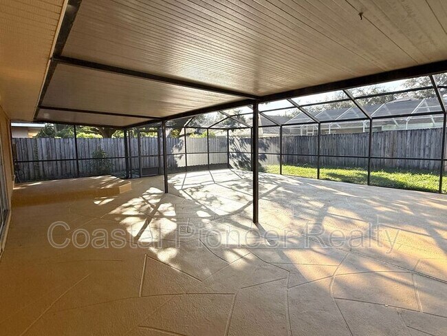 Building Photo - 1412 High Knoll Dr