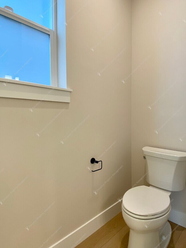 Building Photo - Brand NEW Pahlisch 3 BR - 2BA Home in Southeast Bend