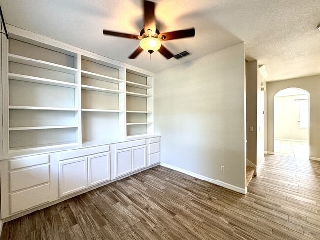 Building Photo - 13221 Silver Strand Falls Dr