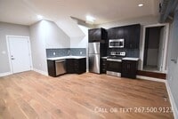 Building Photo - 1523 W Girard Ave