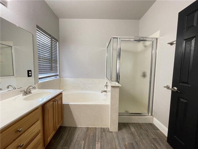 Building Photo - 1804 Warwick Cove