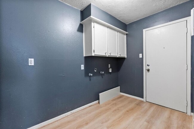 Building Photo - 719 Shenandoah Dr