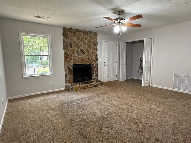 Building Photo - Room in House on Willowbrook Dr