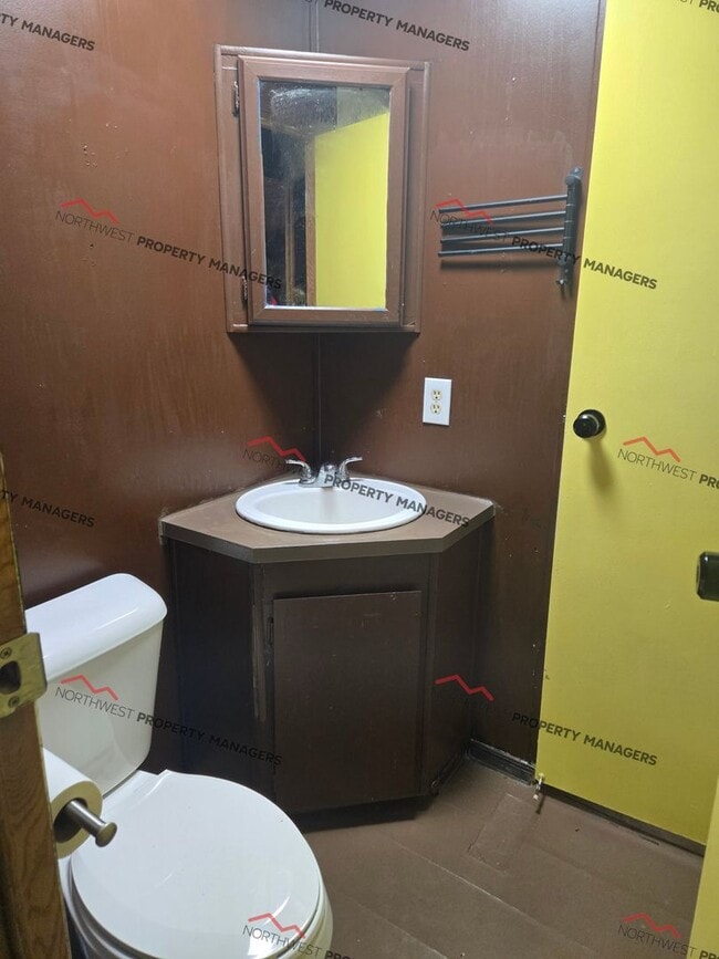 Building Photo - STATUS: AVAILABLE | R51 | $1895 + $100 for...