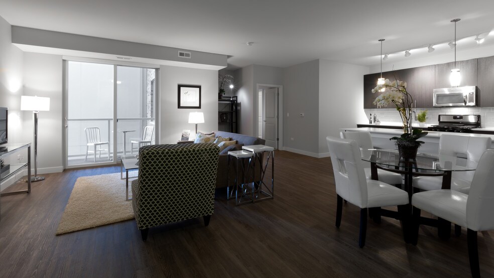 Woodview Apartments 15 Parkway North Deerfield IL 60015 Apartment