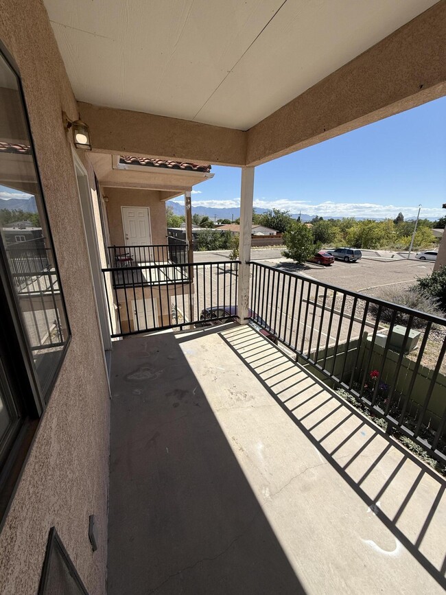 Building Photo - 4327 Sabana Loop SE