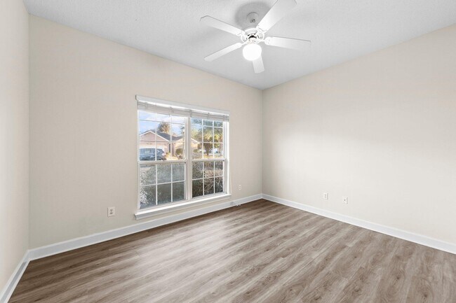 Building Photo - 1472 The Crossings