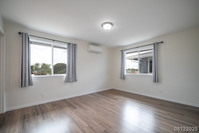 Building Photo - $4900 4BR/2.5BA Ewa Beach Unit - Energy Ef...