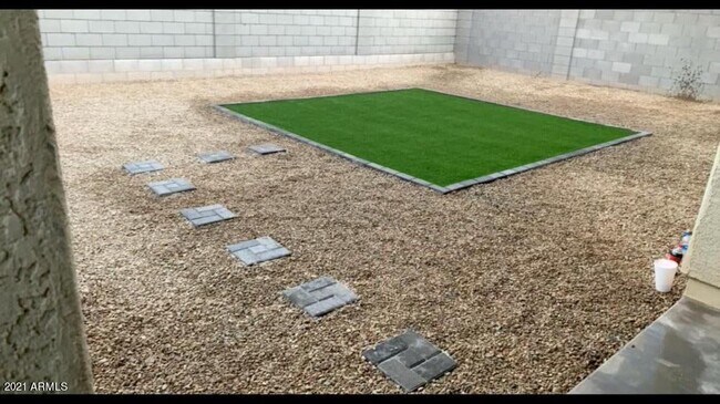 Building Photo - 8457 N 61st Ln