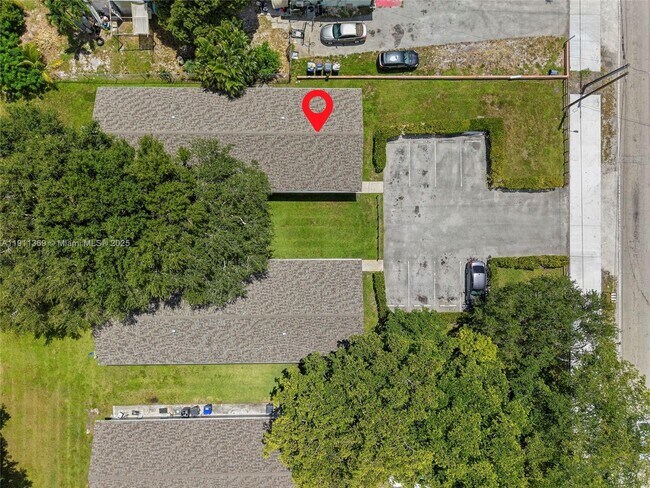 Building Photo - 5629 Taft St