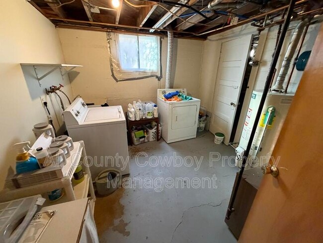 Building Photo - 414 S 13th St