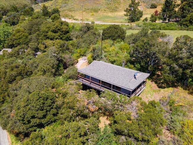 Building Photo - Available Now – Beautiful Carmel Valley Home in Carmel School District
