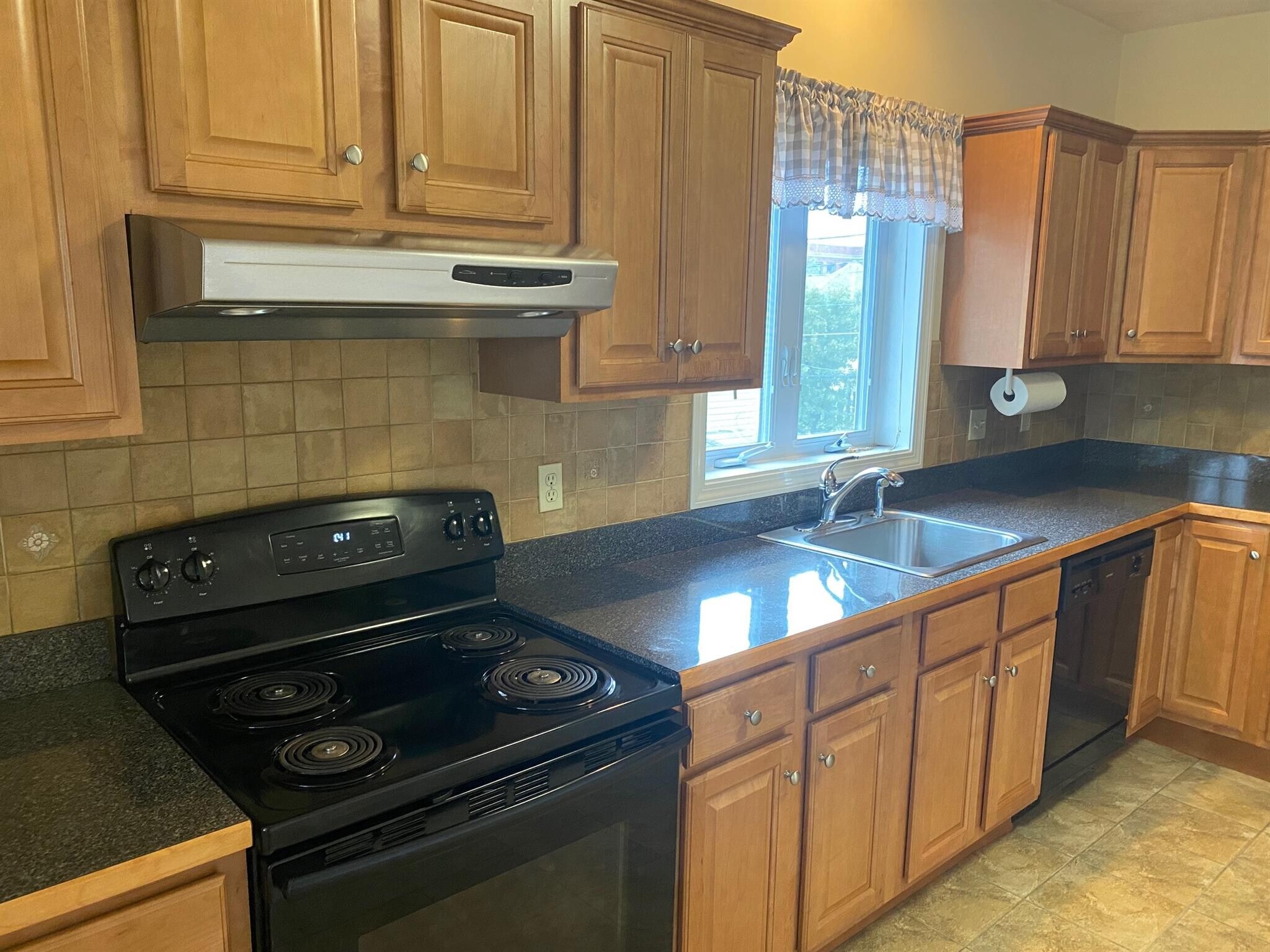 Building Photo - 188 Harvard St