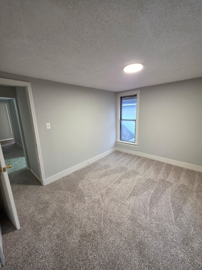 Building Photo - 1008 Kenilworth Ave