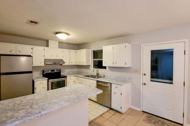 Building Photo - 1223 Redwood Ln