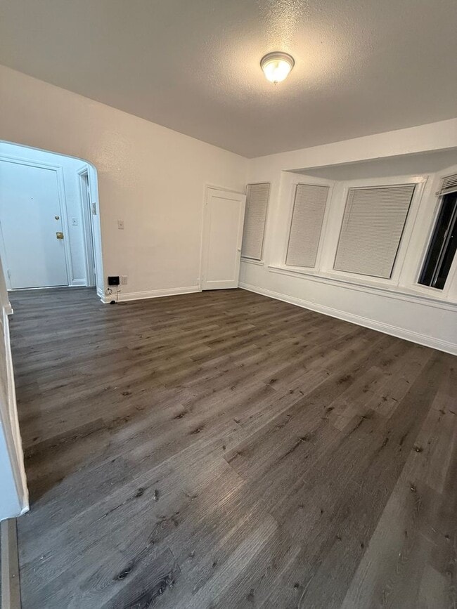 Interior Photo - 3201 Beaumont Ave.
