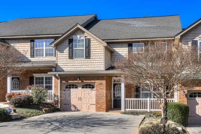 Building Photo - 200 Kline St