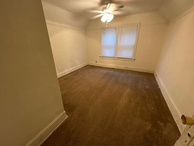 Building Photo - 146 W Gorham St