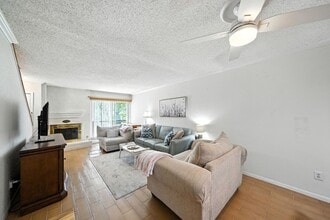 Building Photo - 3919 Fairmont Pkwy