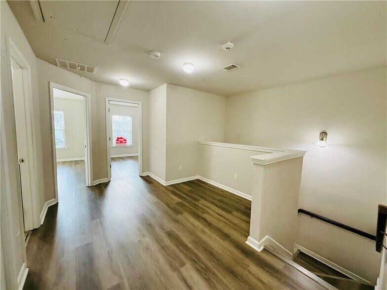 Building Photo - 256 Highland Pointe Cir E