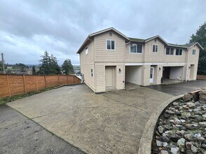 Building Photo - 2 Bedroom 2 Bath Home in Stanwood!