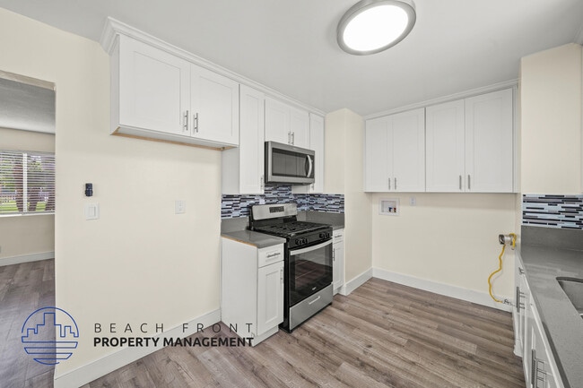 Building Photo - 1041-1045 Gulf