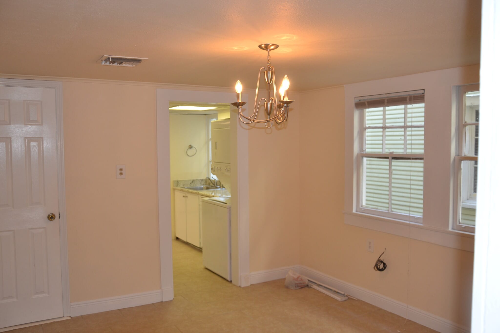 dining area - 272 Audubon St