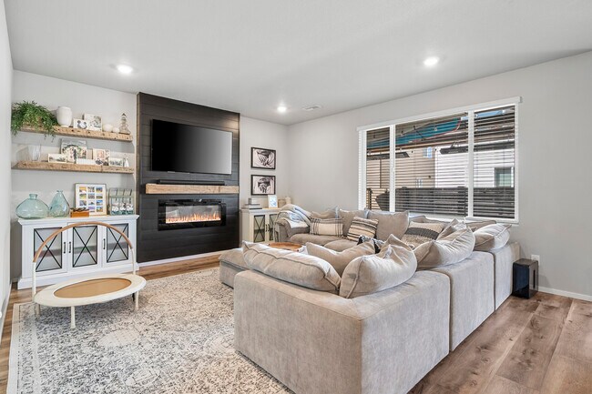 Building Photo - 20646 SE Gemstone Ave