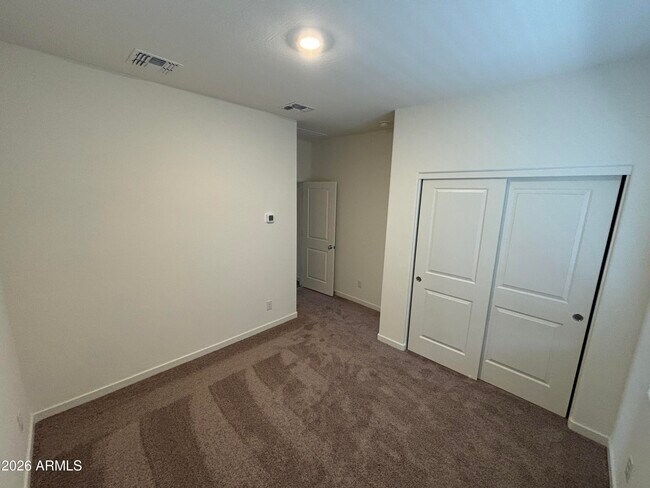 Building Photo - 675 N Crowned Dove Trail
