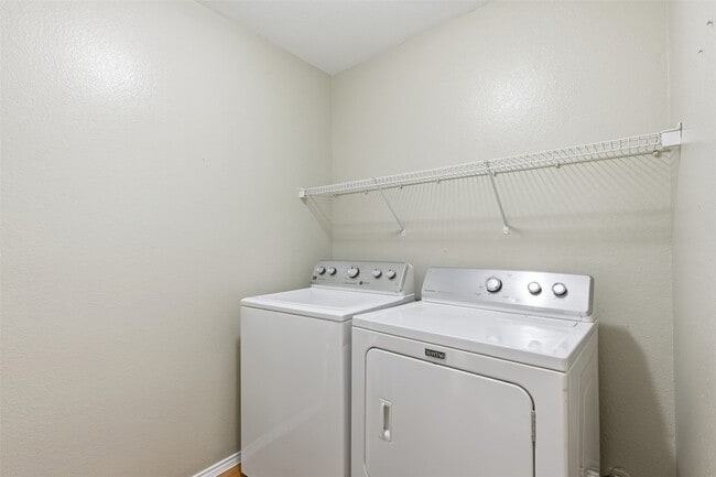 Building Photo - 2918 St Rita Dr