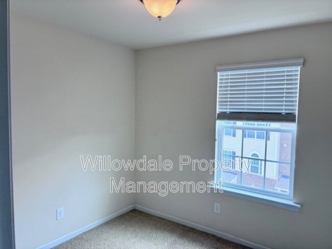 Building Photo - 6025 Kentworth Dr