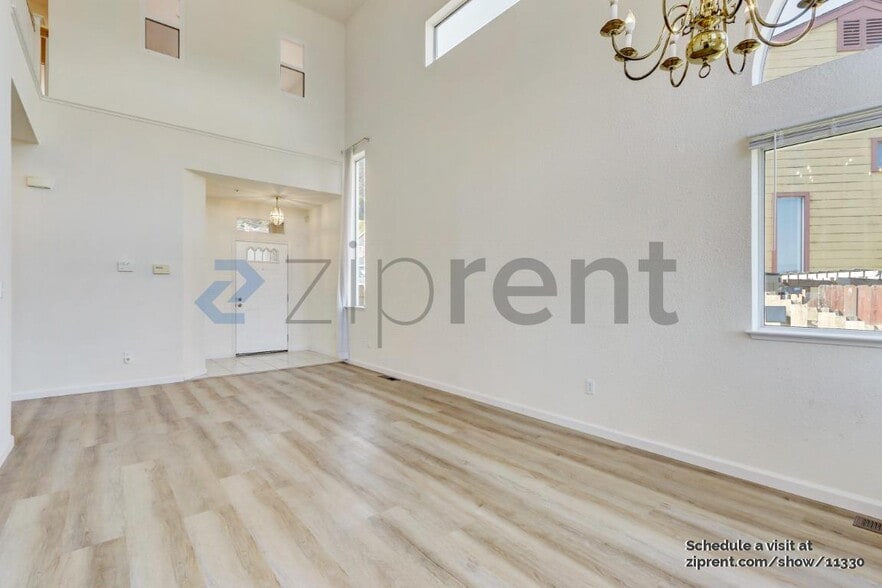 Building Photo - 620 Alexis Cir