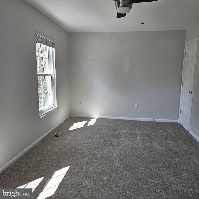 Building Photo - 3537 Dartmoor Ln