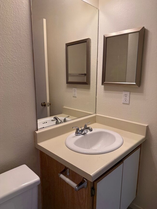 Building Photo - 876 Adobe Flat Dr