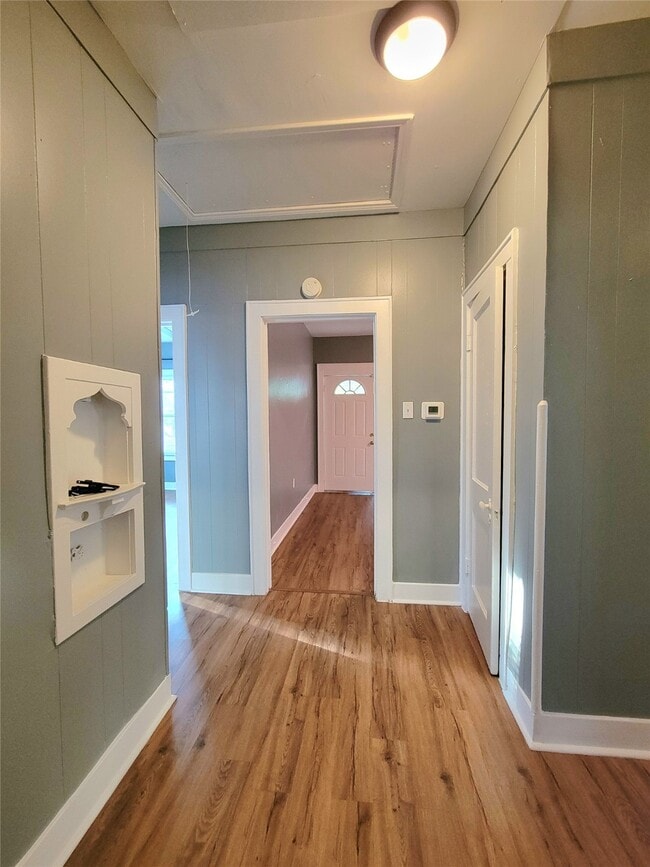 Building Photo - 2811 Chenevert St