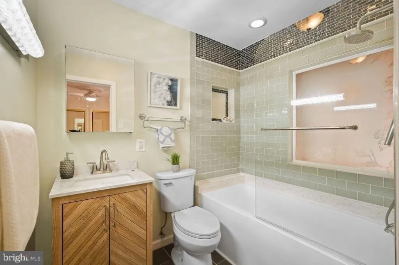 Building Photo - 5110 Flanders Ave