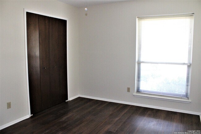 Building Photo - 5314 Peppermint Ln