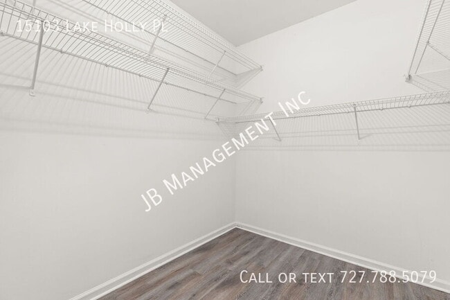 Building Photo - 15103 Lake Holly Pl