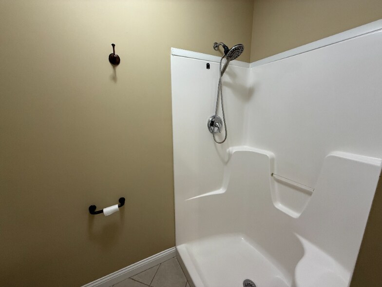 Building Photo - 133 Garden Dr