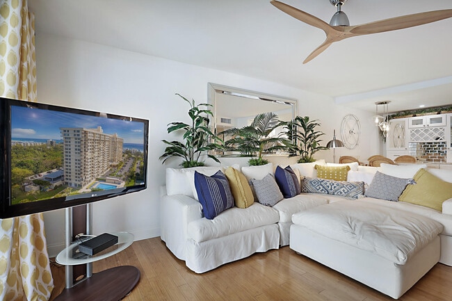 Building Photo - 2121 N Ocean Blvd