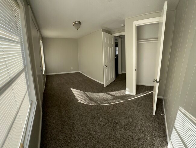 Building Photo - 2919 Le Tulle Ave