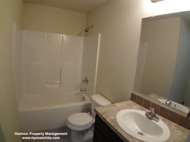 Building Photo - 2364 N Garland Ave