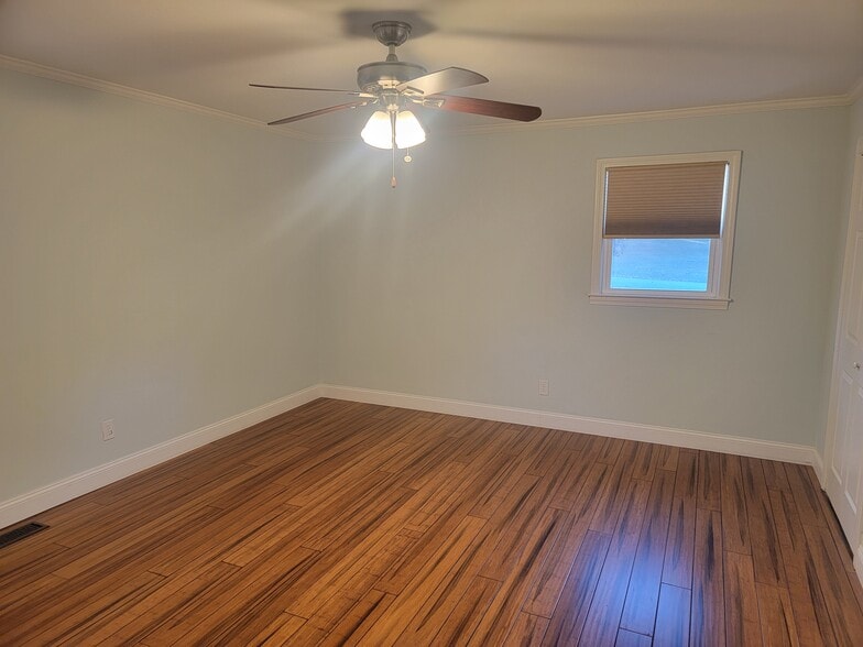 Building Photo - 100 Browning Dr