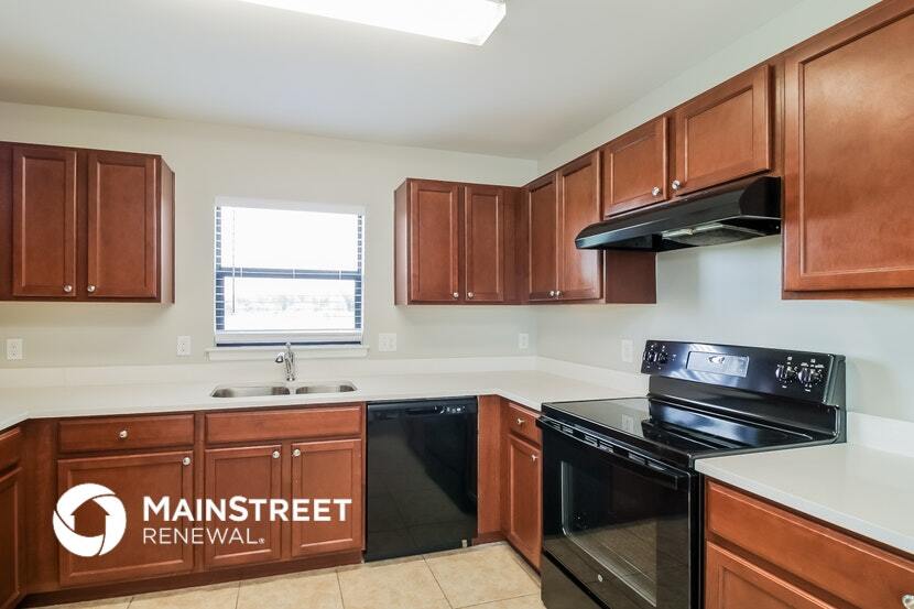 Building Photo - 719 Center Lake St