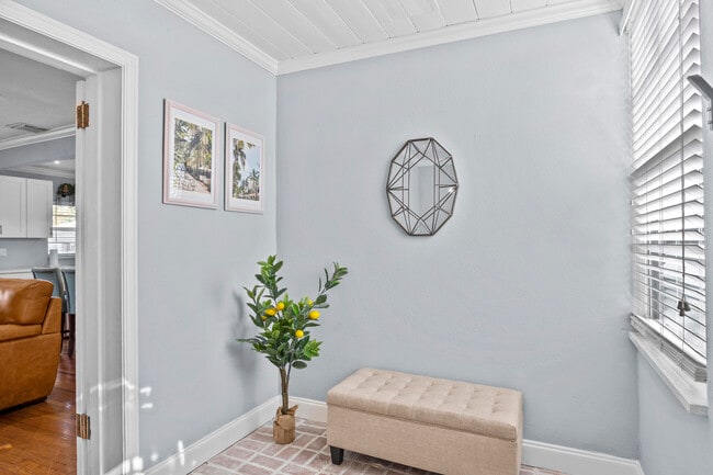 Building Photo - 3201 Poinsettia Ave